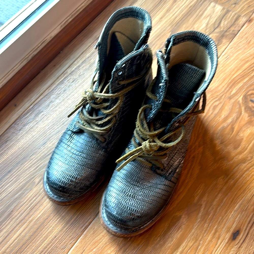 Freebird Manchester Boots – Blue Snake – Rare/Discontinued – Size 6